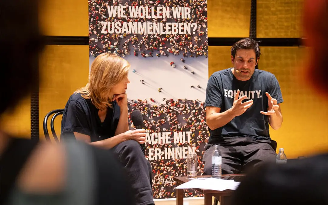 Max Simonischek im Gespräch mit Moderatorin Clarissa Stadler